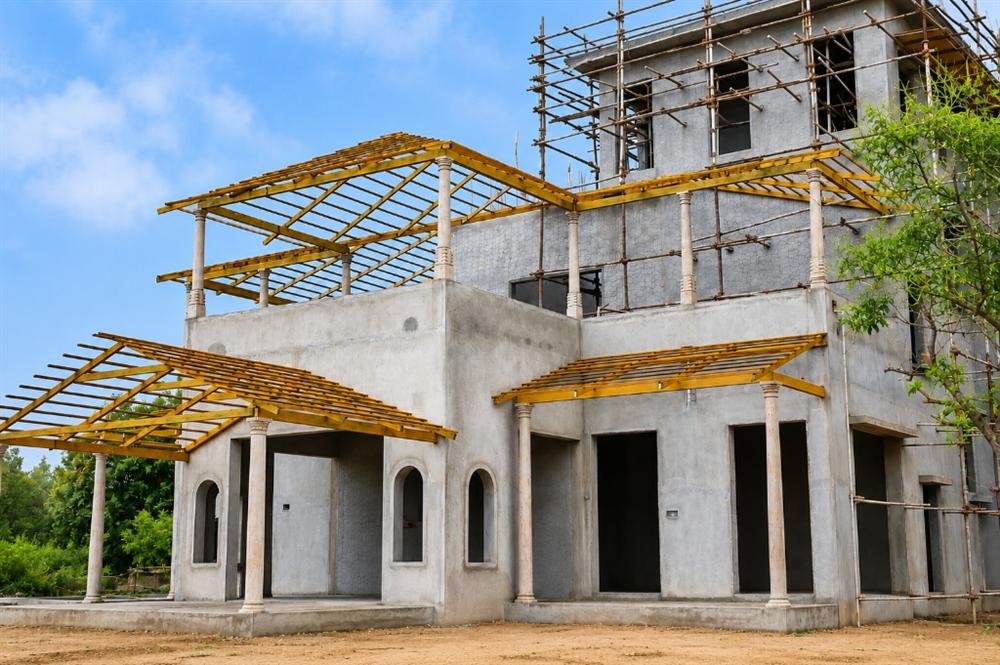 Villa Roof Rafter Canopy